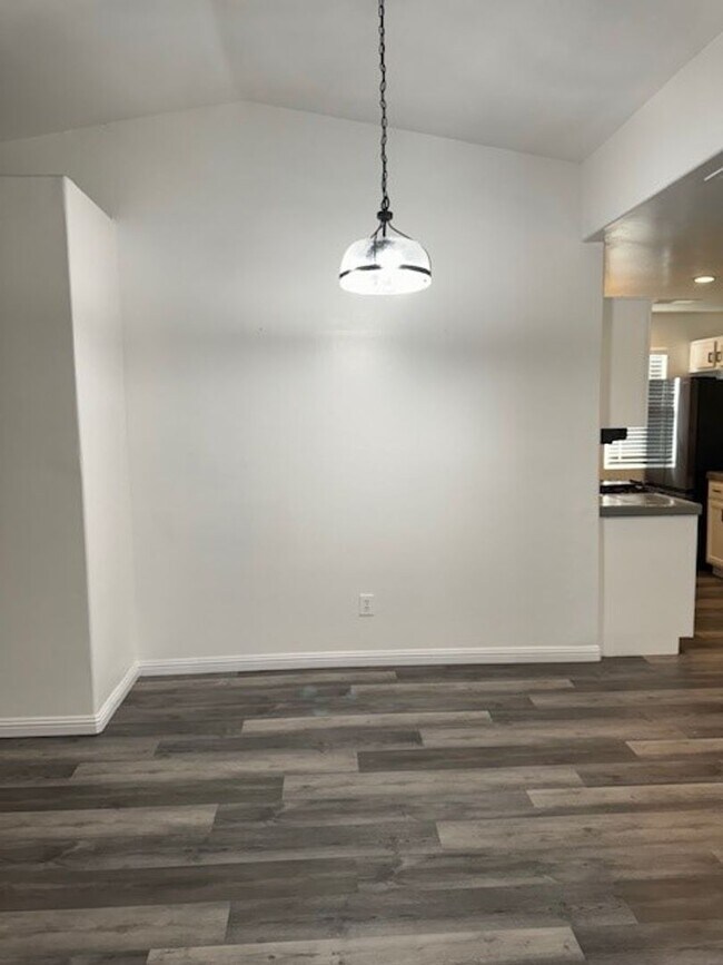 Building Photo - 3126 Silverlake Dr