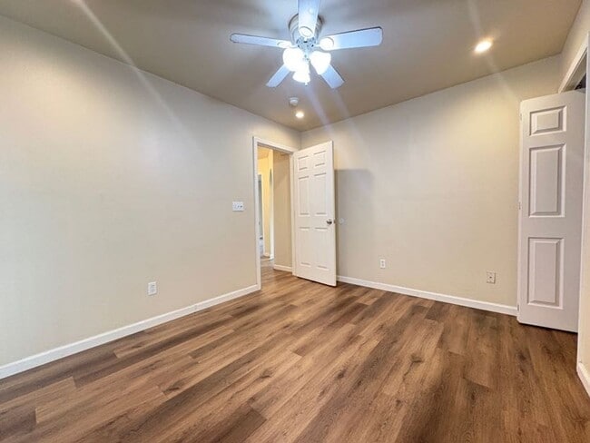 Building Photo - Recently Updated