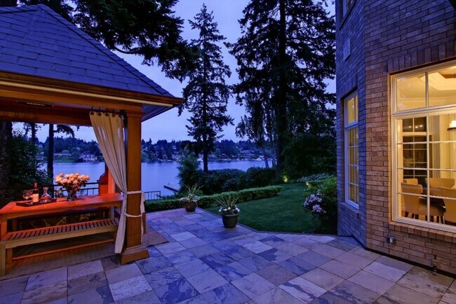 Building Photo - Waterfront Comfort with Timeless Style ava...