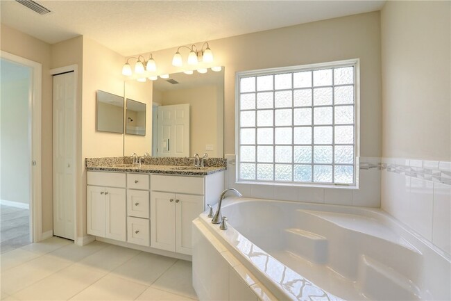 Building Photo - 8336 99th Ct