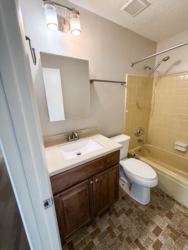 Building Photo - 128 Barnesdale Dr