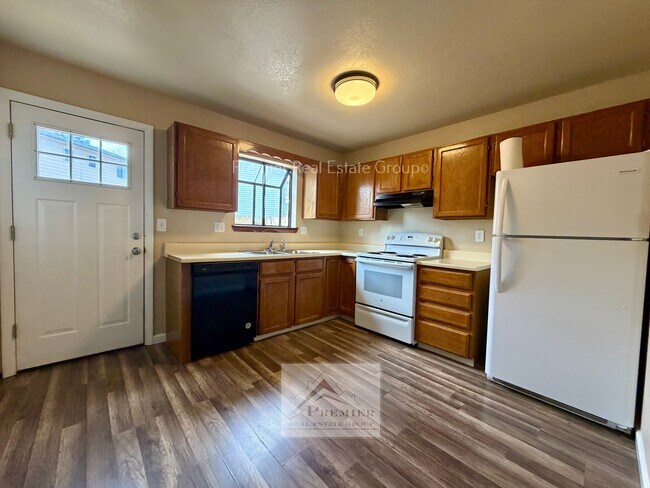 Building Photo - 2427 Split Rock Dr