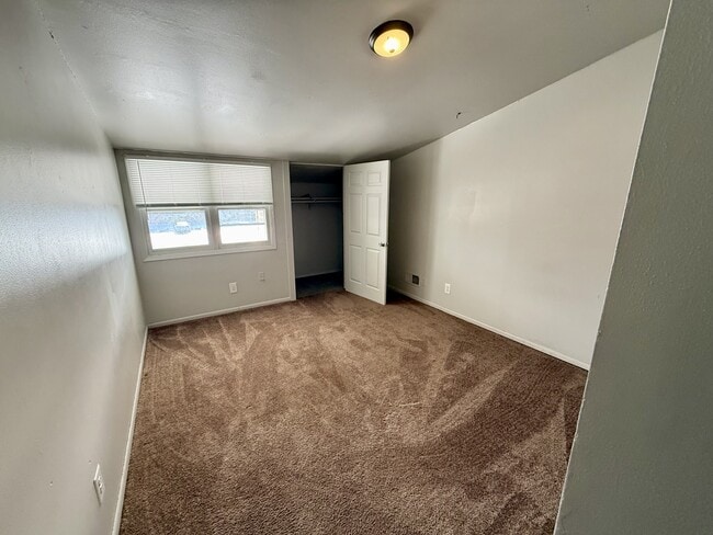 Building Photo - 8970 N 95th St