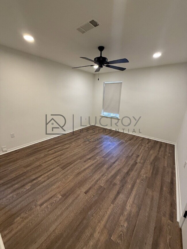 Building Photo - 23 Meadowoods Pl