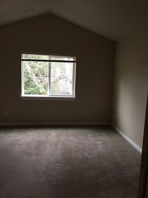 Building Photo - 17963 SW Brisk Ln
