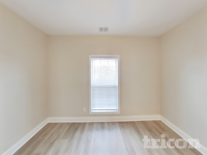 Building Photo - 1008 Azalea Ct