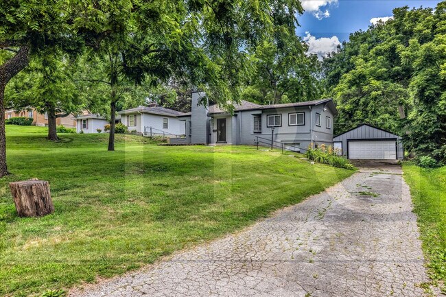 Building Photo - 9901 E Linwood Blvd