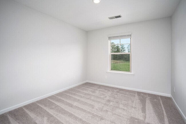 Building Photo - 2626 Jansen Ave