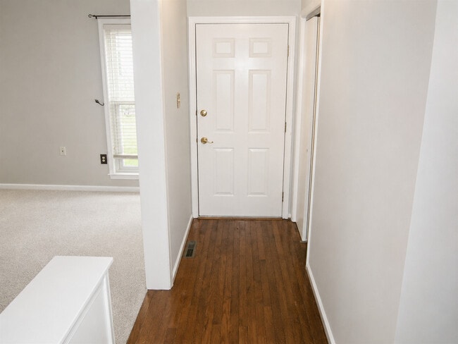 Building Photo - 118 Henning Dr