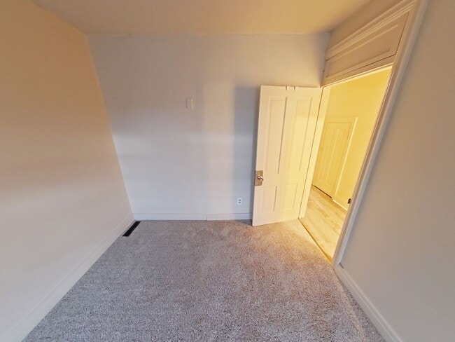 Building Photo - 3 Bedroom Home in Lebanon City