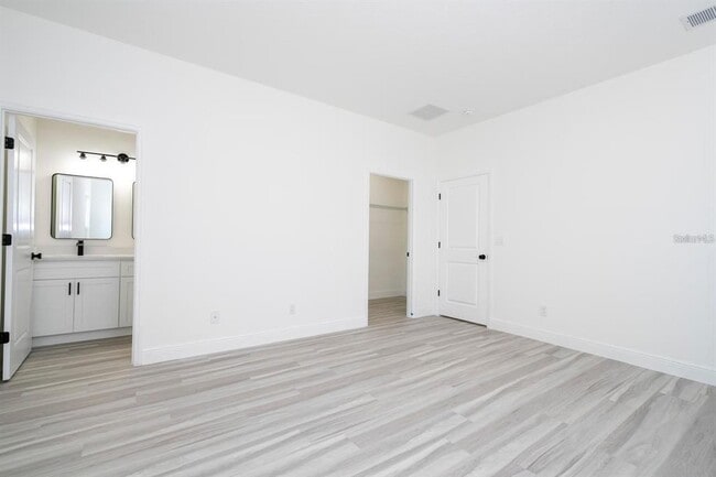 Building Photo - 3211 SW 128th Street Rd