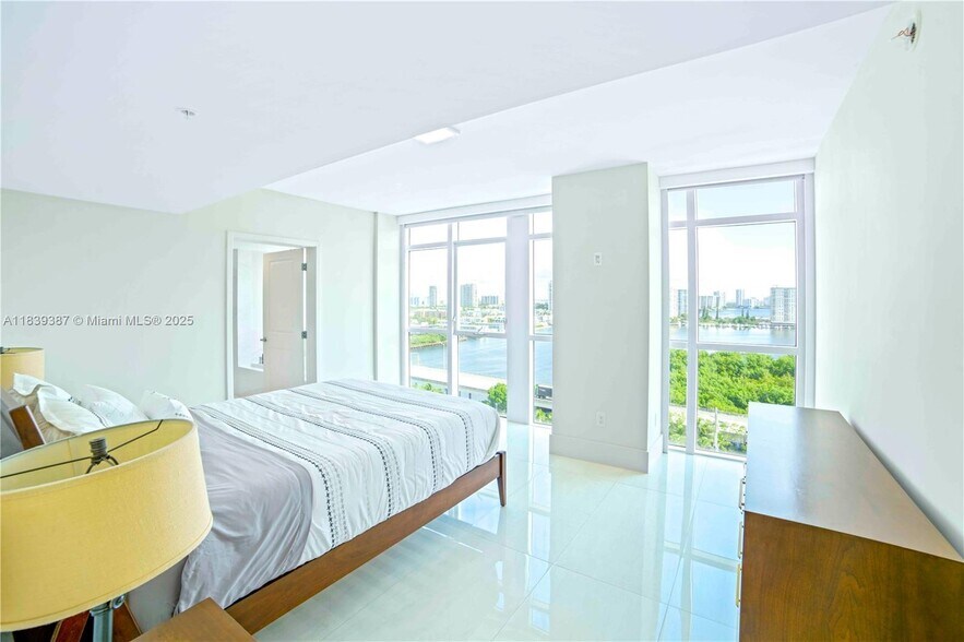 Building Photo - 400 Sunny Isles Blvd