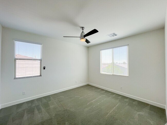 Building Photo - Exquisite Luxury Rental in Prestigious Gated Tule Springs Community