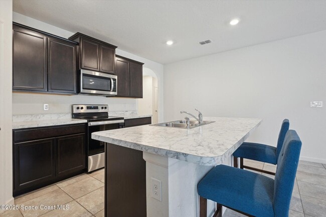 Building Photo - 560 Lumber Jack Pl