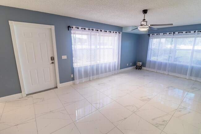 Building Photo - 8129 Sedgewick Ct