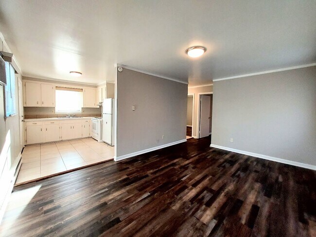 Building Photo - Hoyt Street