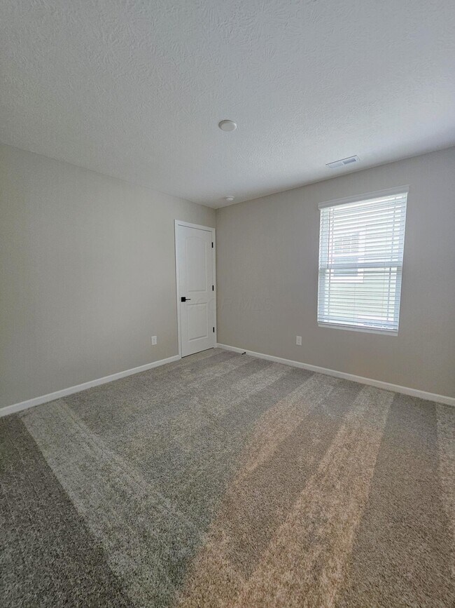 Building Photo - 8604 Apricot Wy