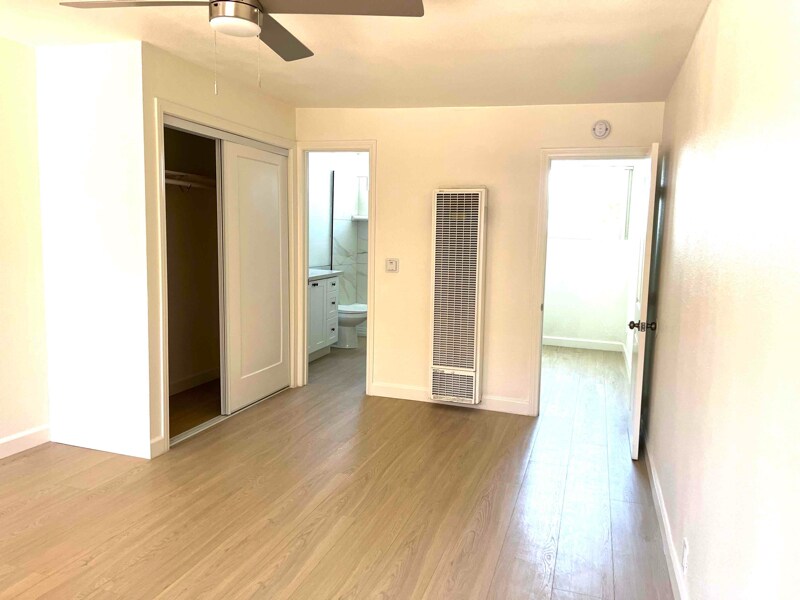 Building Photo - 4020 W Rosecrans Ave