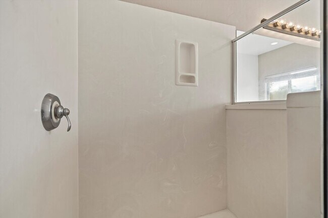 Building Photo - 1825 W Corte Tulipan