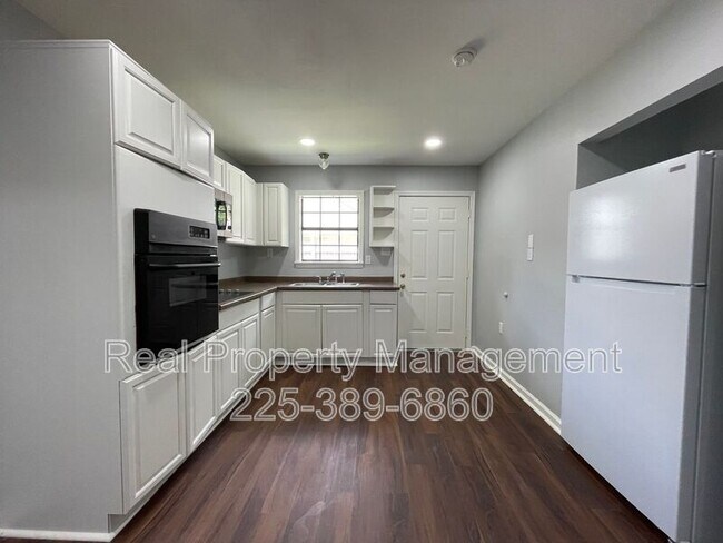 Building Photo - 38294 1494