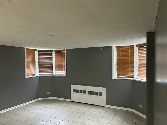 Primary Photo - 1828 Gunderson Ave