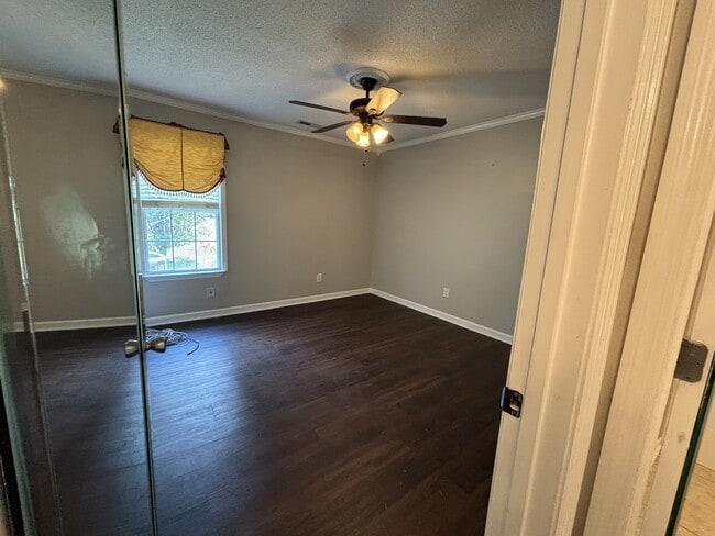 Building Photo - 110 Fox Haven Ln