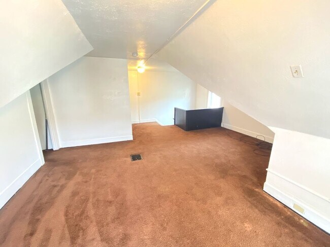 Building Photo - 557-559-559 3rd St