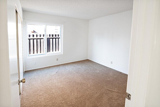 Building Photo - 878 Capitan St