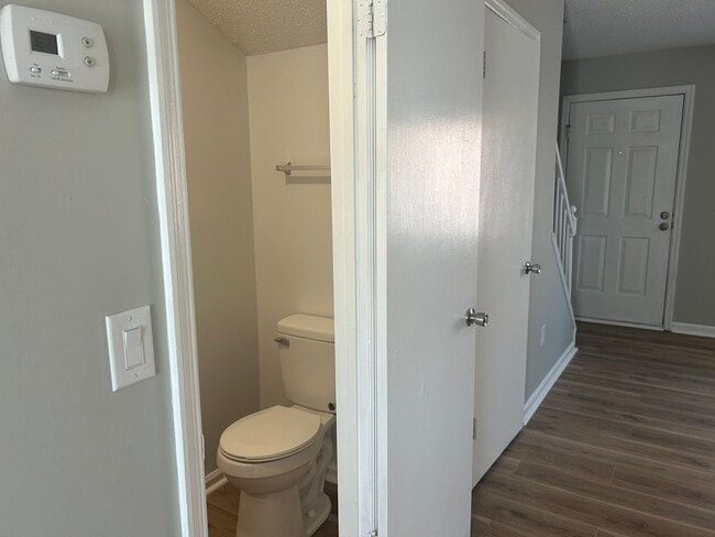 Building Photo - 940 Glenn Unit 503