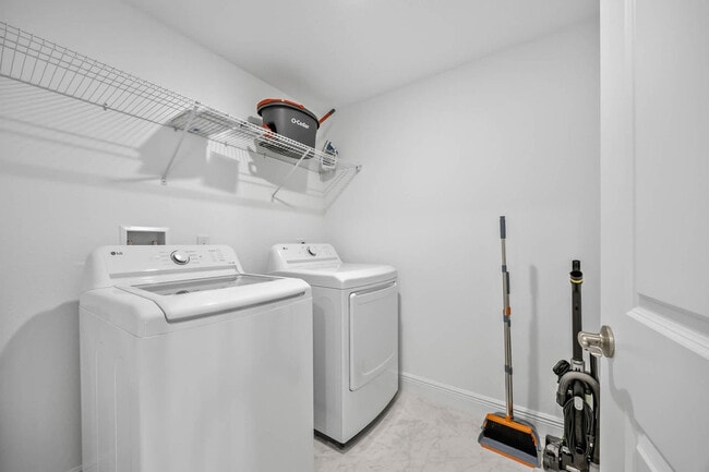 Building Photo - 701 Pilot Ln