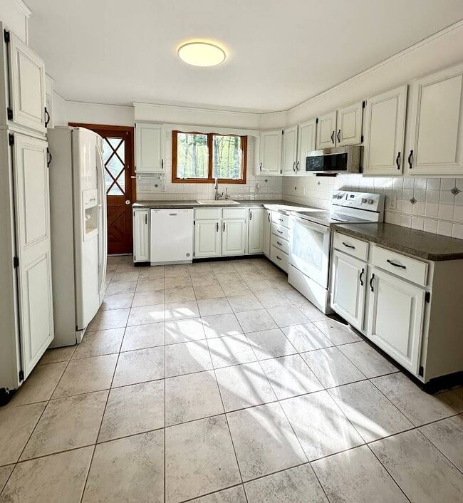 Building Photo - 54 NY-236