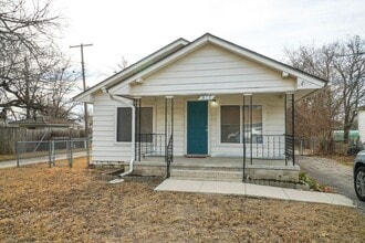 Building Photo - 818 E Frank St