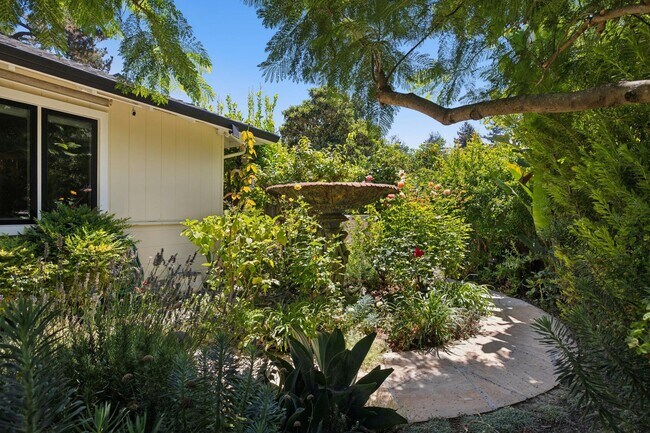Building Photo - 970 Palo Alto Ave