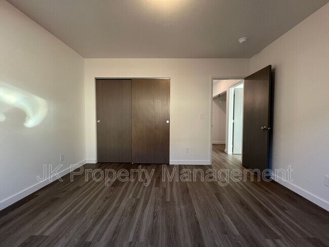 Building Photo - 3440 11th Ave S