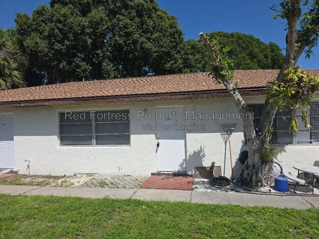 Building Photo - 718 Karlov St