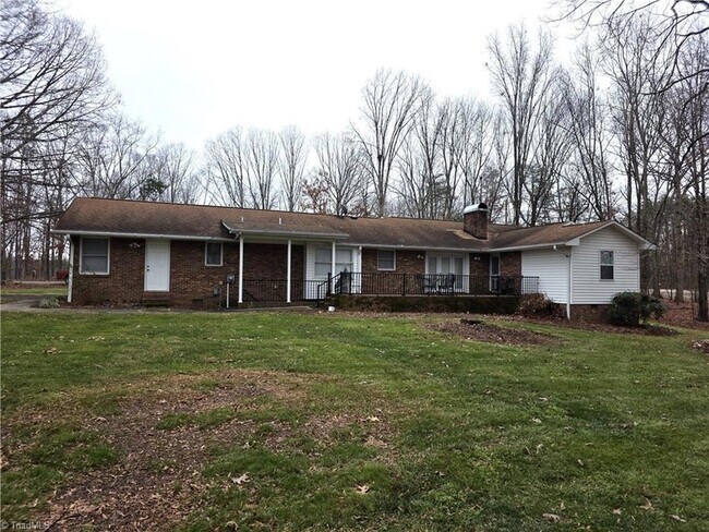 Building Photo - 1085 Brown Rd