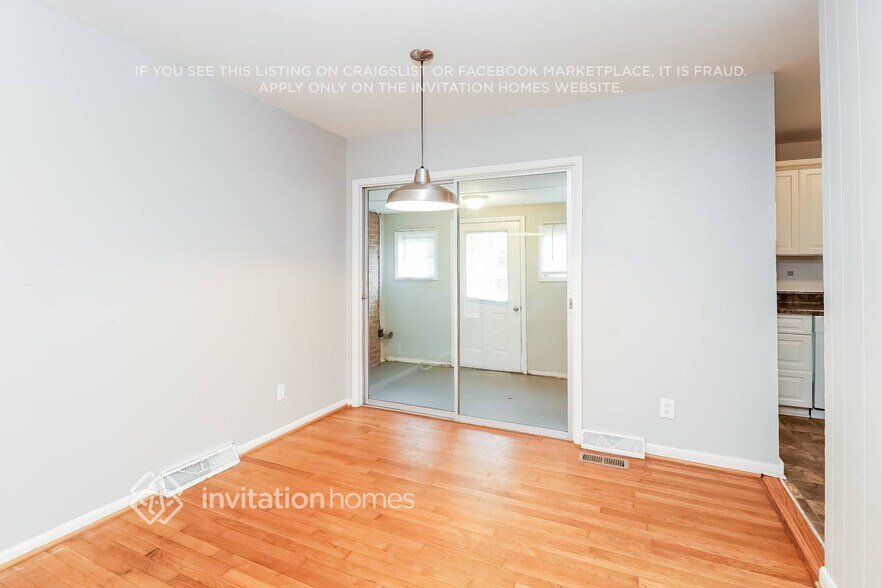 Building Photo - 1001 Sunrise Dr