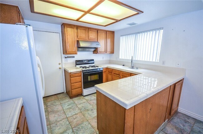 Building Photo - 6762 Shelter Ln