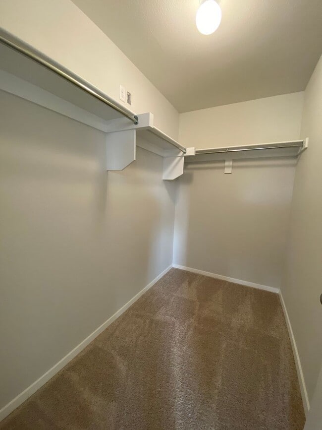 Building Photo - NOW PRELEASING — Charming 3-Bedroom | 2-Bath Home in Regency Park