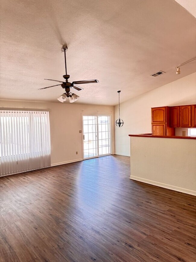 Building Photo - Charming 2 bed in Chandler