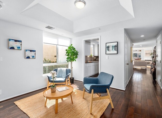 Building Photo - 1074 Peachtree Walk NE