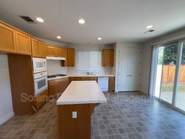 Building Photo - 100 Mt Adams Cir