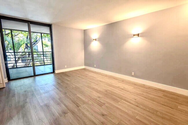 Building Photo - 20350 W Country Club Dr