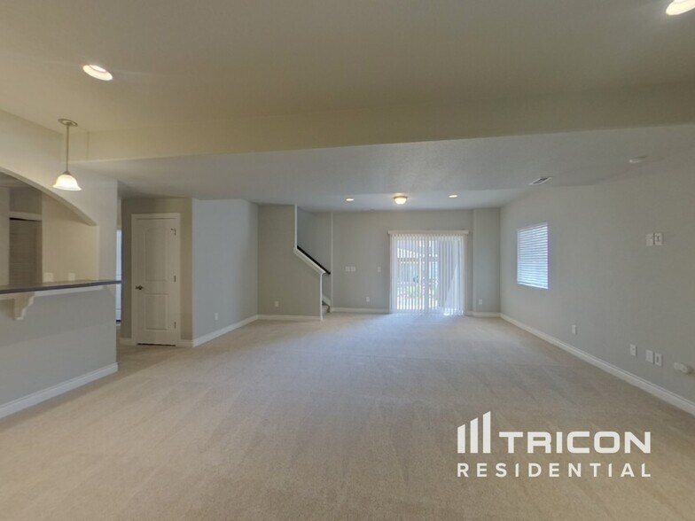Building Photo - 6866 Sedgerock Ln