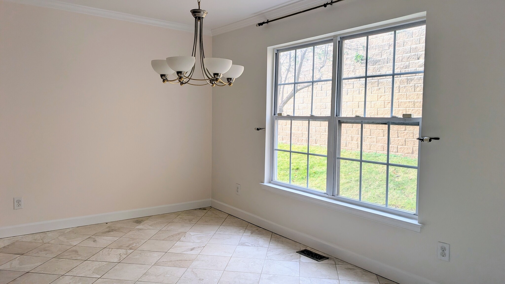 Building Photo - 3038 King Ct