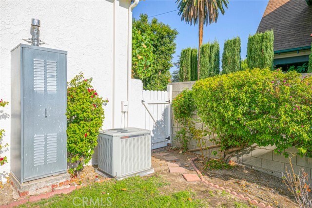 Building Photo - 1606 Bel Aire Dr