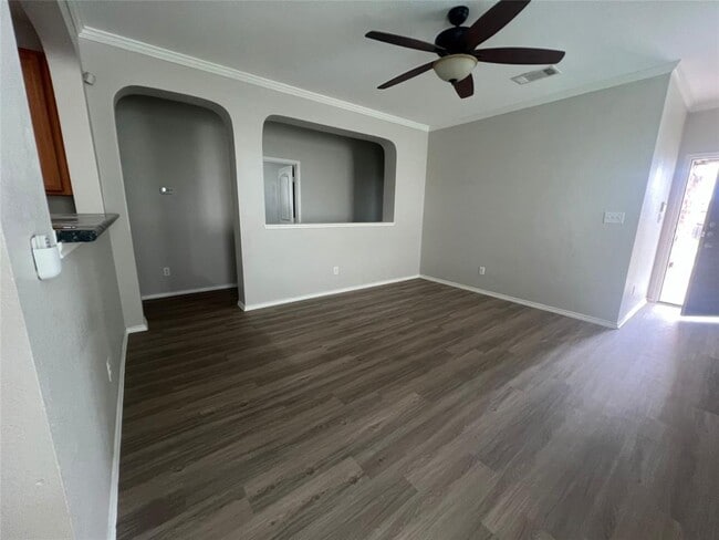 Building Photo - 510 New Bridge Dr