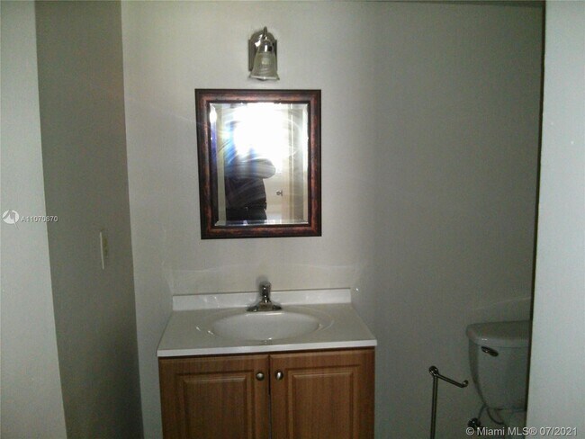 Building Photo - 13751 SW 90th Ave