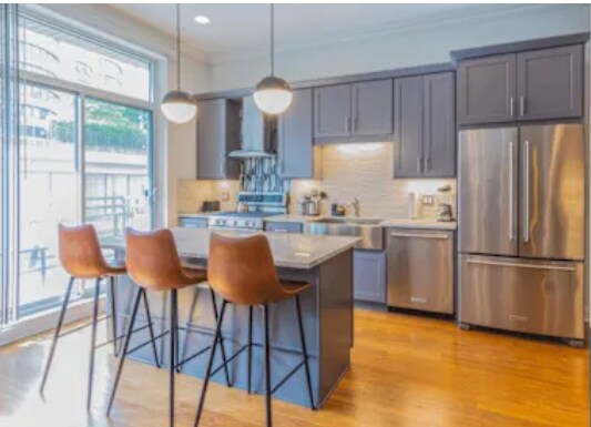 Building Photo - 835 S Wells St