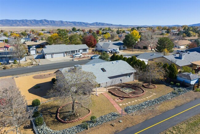 Building Photo - 3 bed, 2 bath home in Prescott Valley